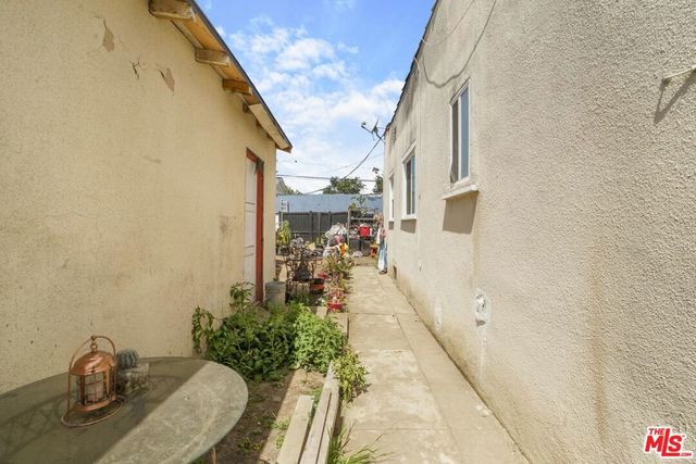 933 Holly Street, Inglewood, CA 90301
