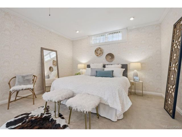 390 Saint Paul St, Denver, CO 80206