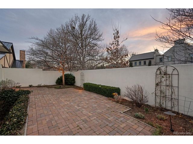 390 Saint Paul St, Denver, CO 80206