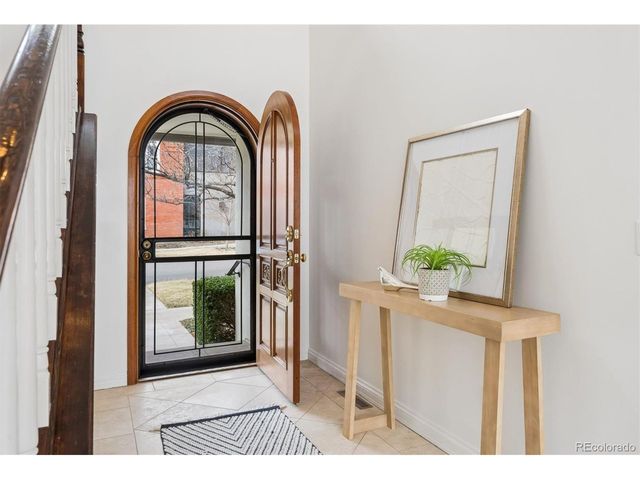 390 Saint Paul St, Denver, CO 80206