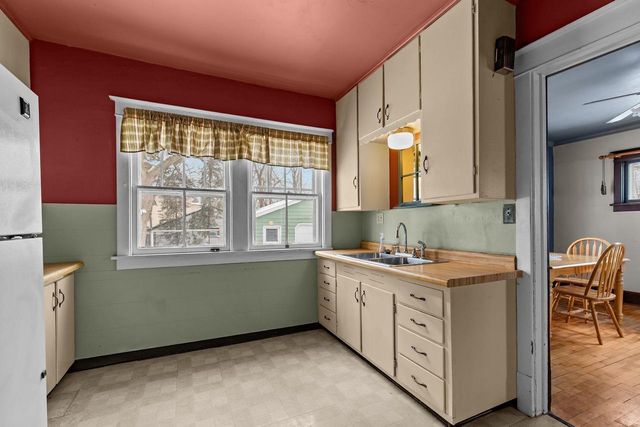 333 E FRANKLIN AVENUE, Neenah, WI 54956