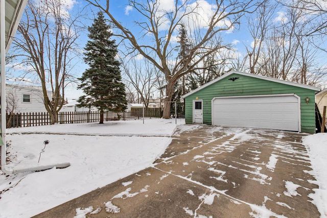 333 E FRANKLIN AVENUE, Neenah, WI 54956