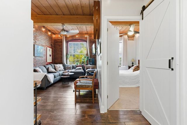 335 Cypress St Apt 2P, Manchester, NH 03103