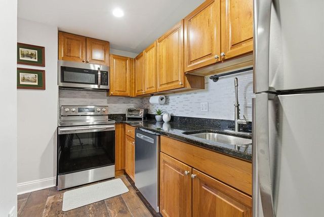 335 Cypress St Apt 2P, Manchester, NH 03103