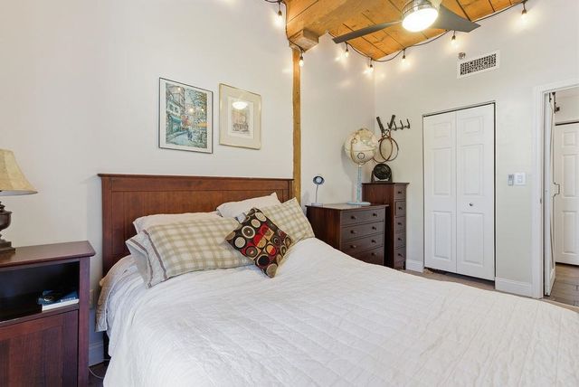 335 Cypress St Apt 2P, Manchester, NH 03103