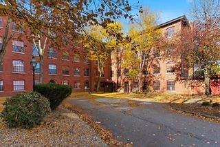 335 Cypress St Apt 2P, Manchester, NH 03103