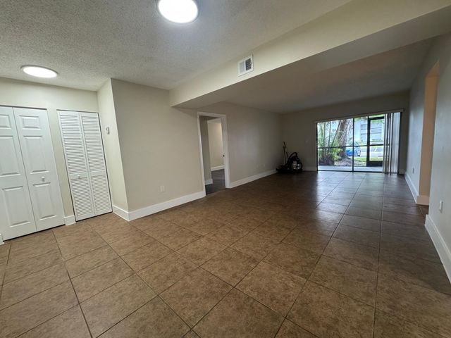 711 N Pine Island Road N 103, Plantation, FL 33324