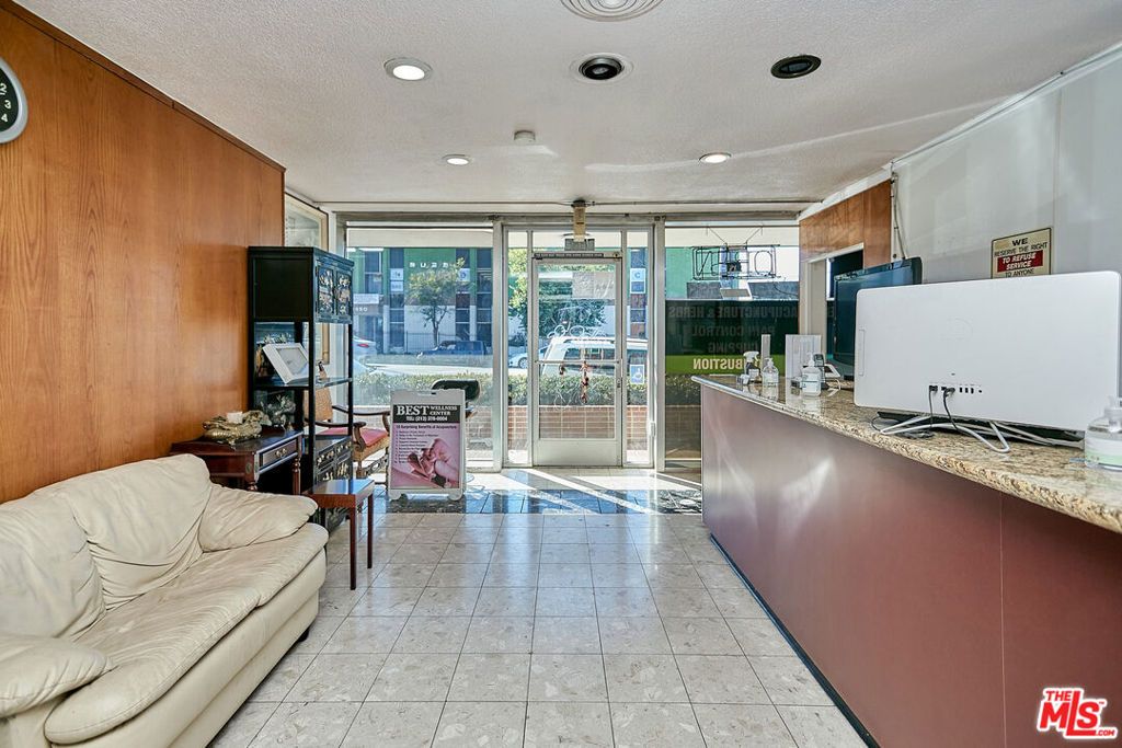 2551 Beverly Boulevard B, Los Angeles, CA 90057 — exterior