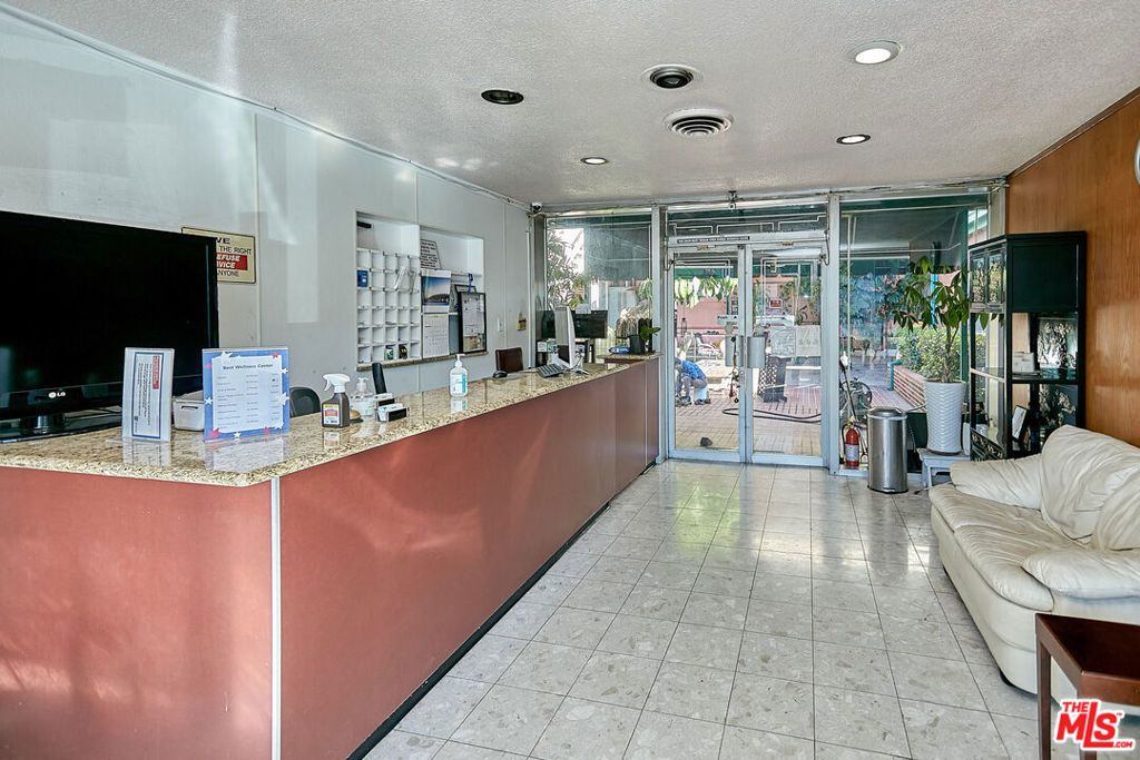 2551 Beverly Boulevard B, Los Angeles, CA 90057 — photo 3