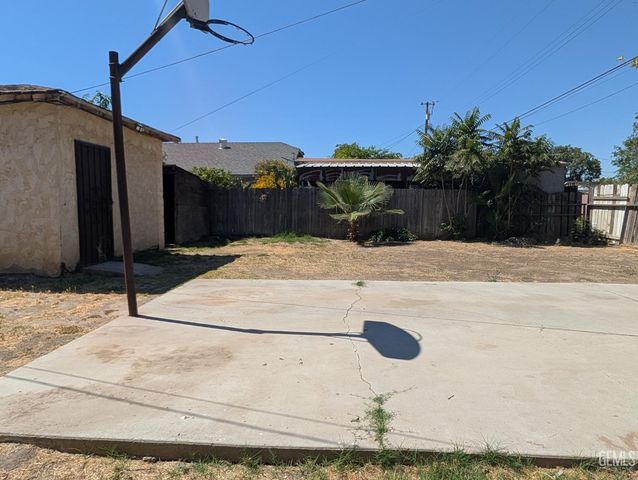 346 Tyree Toliver Street, Bakersfield, CA 93307