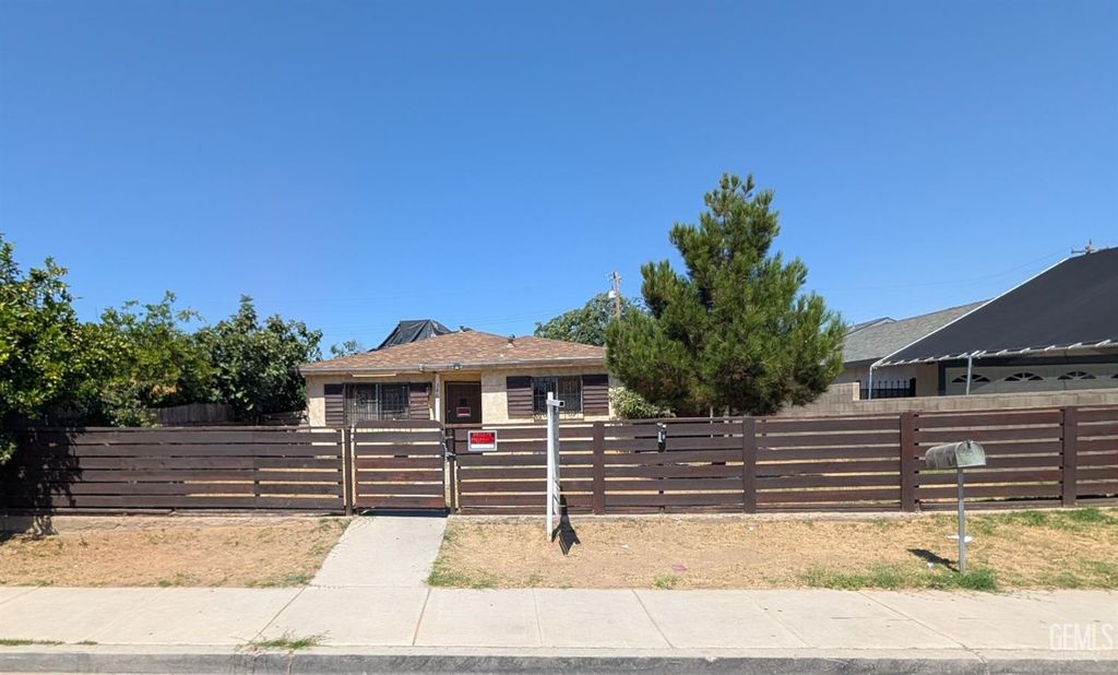 346 Tyree Toliver Street, Bakersfield, CA 93307