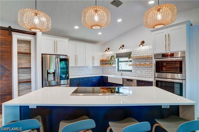 601 SE 23rd AVE, Cape Coral, FL 33990