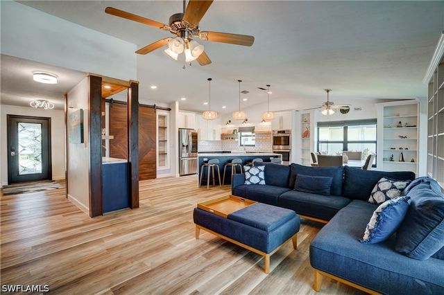 601 SE 23rd AVE, Cape Coral, FL 33990