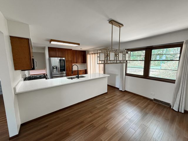 800 Marston Avenue, Glen Ellyn, IL 60137