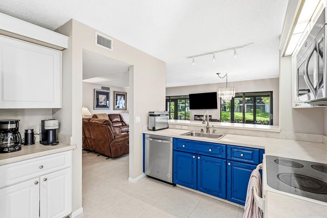 10576 Tropic Palm Avenue 102, Boynton Beach, FL 33437