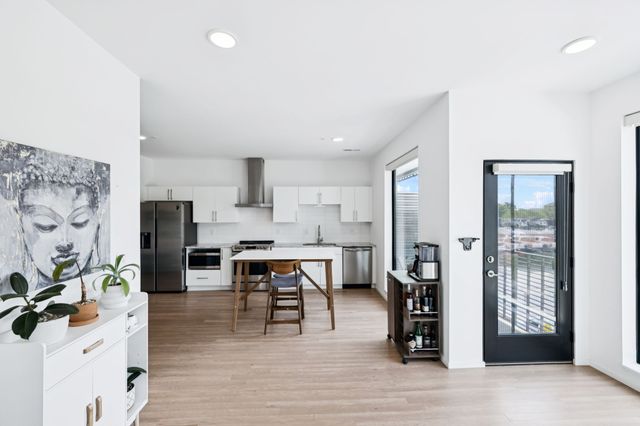 806 Olympic St Apt 303, Nashville, TN 37203