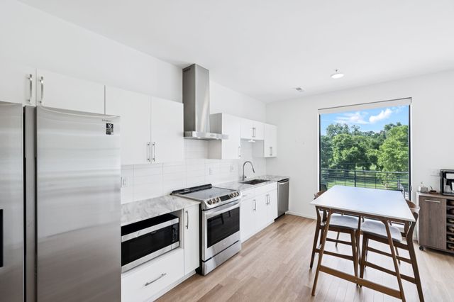 806 Olympic St Apt 303, Nashville, TN 37203