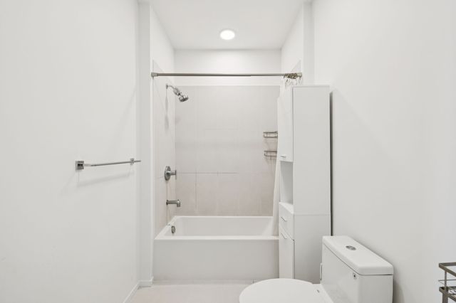 806 Olympic St Apt 303, Nashville, TN 37203