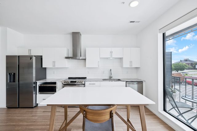 806 Olympic St Apt 303, Nashville, TN 37203