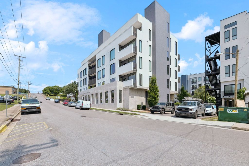 806 Olympic St Apt 303, Nashville, TN 37203