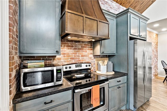 708 Welsh Avenue, College Station, TX 77840