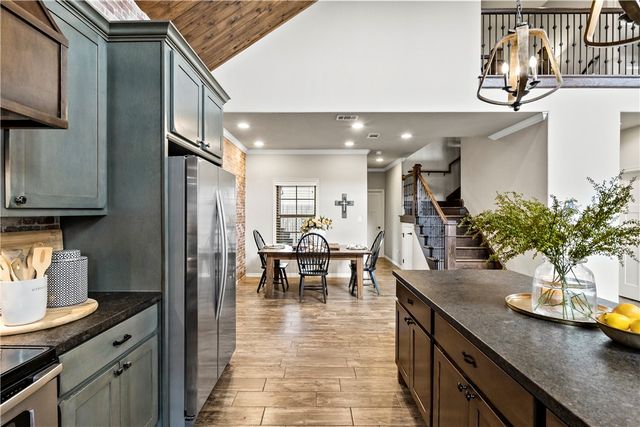 708 Welsh Avenue, College Station, TX 77840