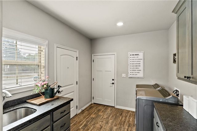 708 Welsh Avenue, College Station, TX 77840