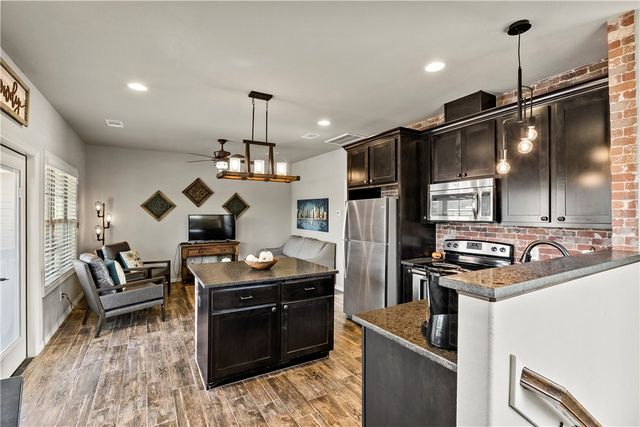 708 Welsh Avenue, College Station, TX 77840