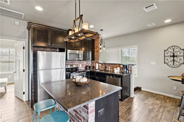 708 Welsh Avenue, College Station, TX 77840