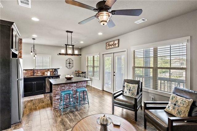 708 Welsh Avenue, College Station, TX 77840