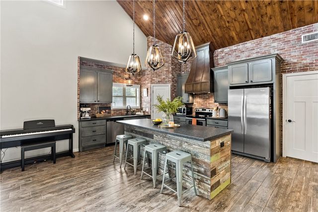 708 Welsh Avenue, College Station, TX 77840