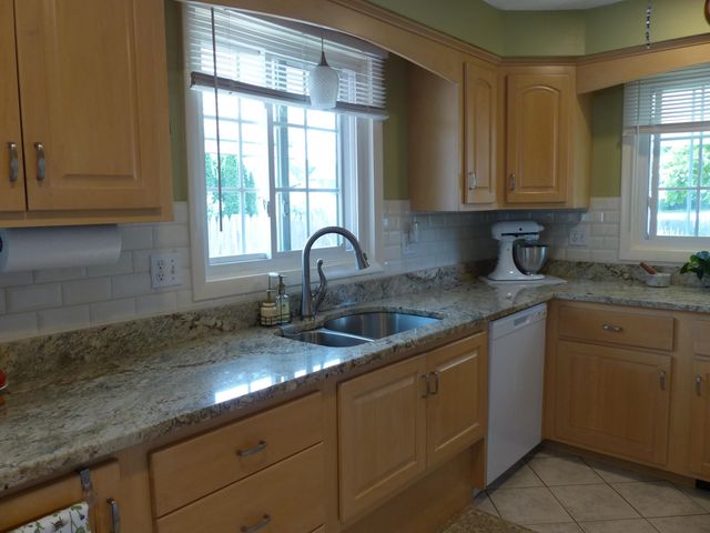 52 Caron Street, Manchester, NH 03103