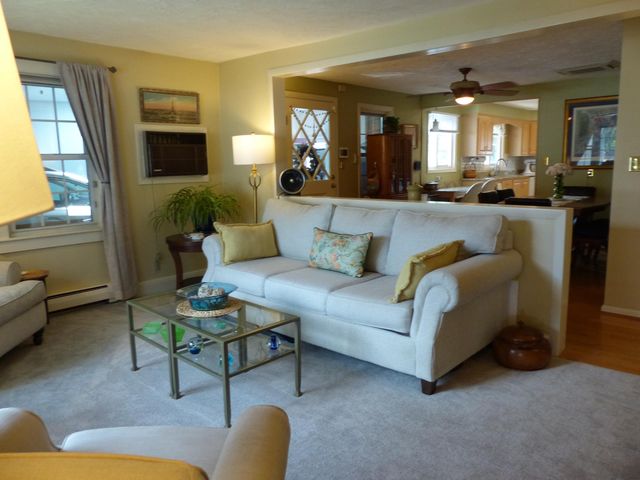 52 Caron Street, Manchester, NH 03103