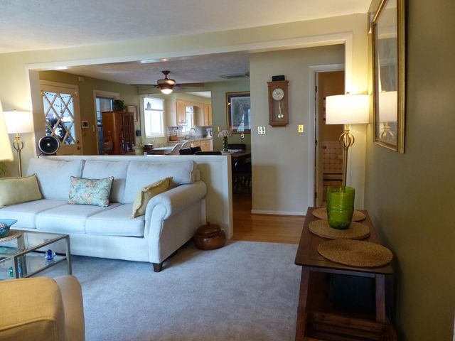 52 Caron Street, Manchester, NH 03103
