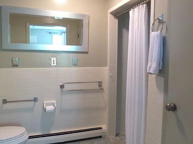 52 Caron Street, Manchester, NH 03103