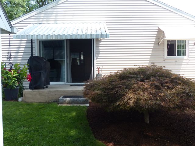 52 Caron Street, Manchester, NH 03103