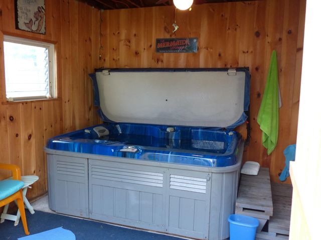 52 Caron Street, Manchester, NH 03103