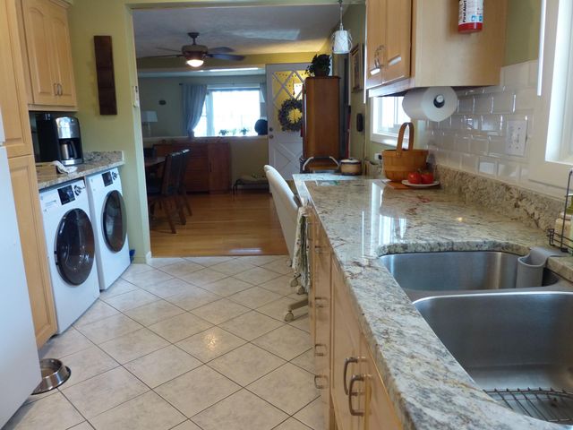 52 Caron Street, Manchester, NH 03103