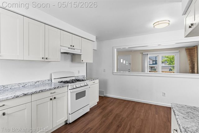 6430 Cloverton Drive, Waterford Charter Township, MI 48329