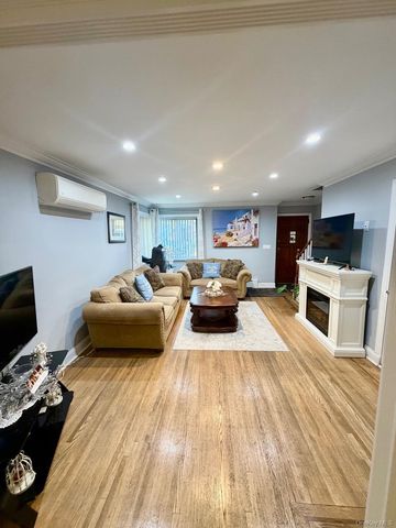 2719 Seymour Avenue, Bronx, NY 10469