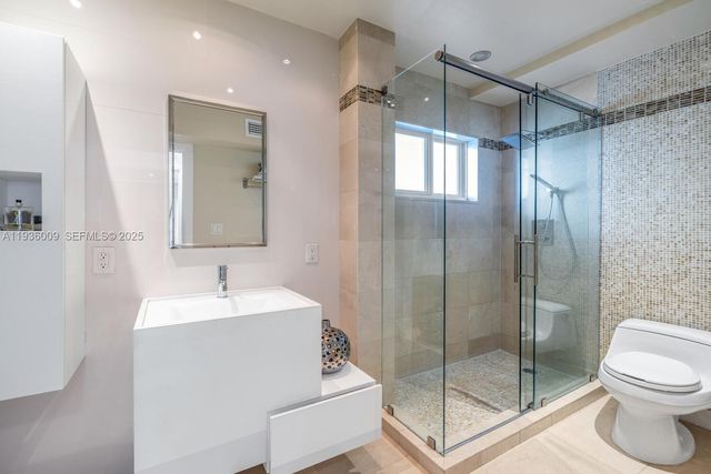 325 Ocean Dr 409, Miami Beach, FL 33139