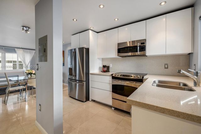 325 Ocean Dr 409, Miami Beach, FL 33139