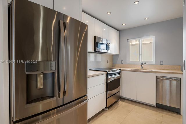 325 Ocean Dr 409, Miami Beach, FL 33139