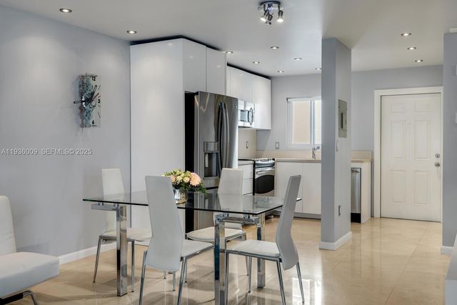 325 Ocean Dr 409, Miami Beach, FL 33139