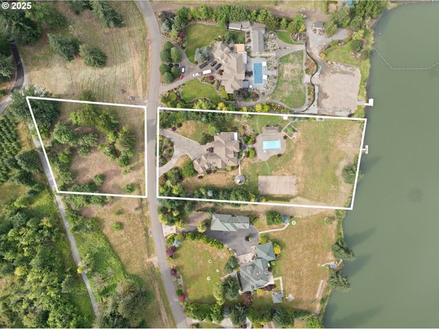 20054 S DRIFTWOOD Dr, Oregon City, OR 97045