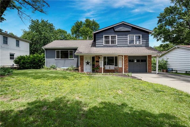 8929 Grandview Drive, Overland Park, KS 66212