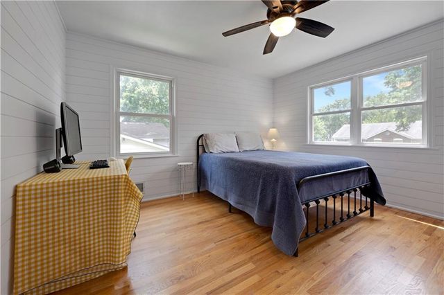 8929 Grandview Drive, Overland Park, KS 66212