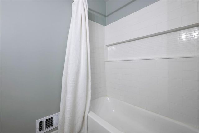 8929 Grandview Drive, Overland Park, KS 66212