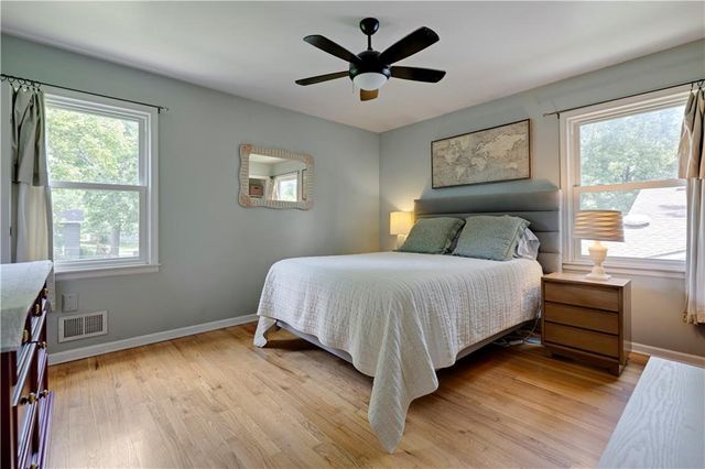 8929 Grandview Drive, Overland Park, KS 66212