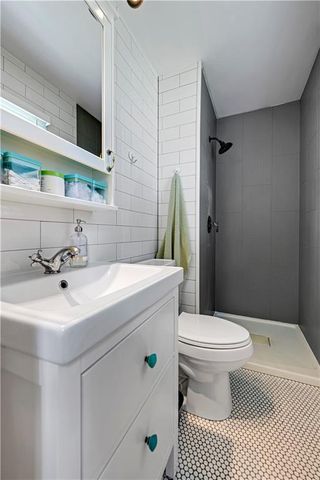 8929 Grandview Drive, Overland Park, KS 66212